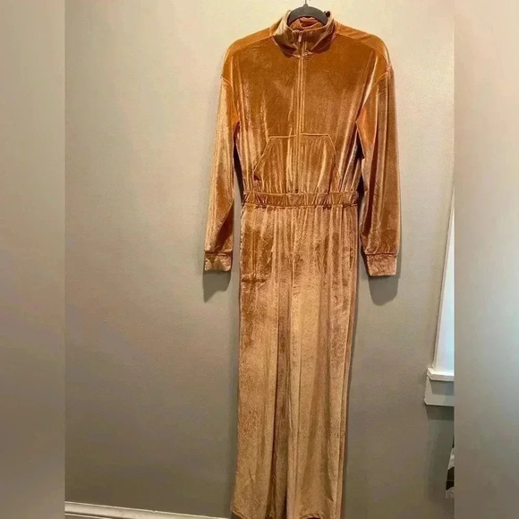 Fabletics jumpsuit size small gold velour long sleeve zip closure wide leg - Picture 2 of 9